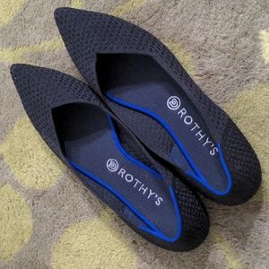 Rothy's the Point in Black Waffle